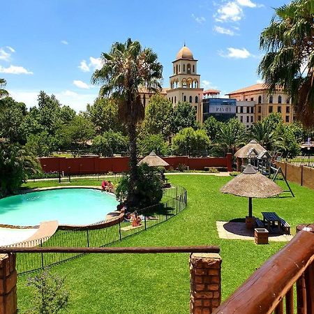 Merry Monte Casino Lodge House In Fourways Sandton Buitenkant foto