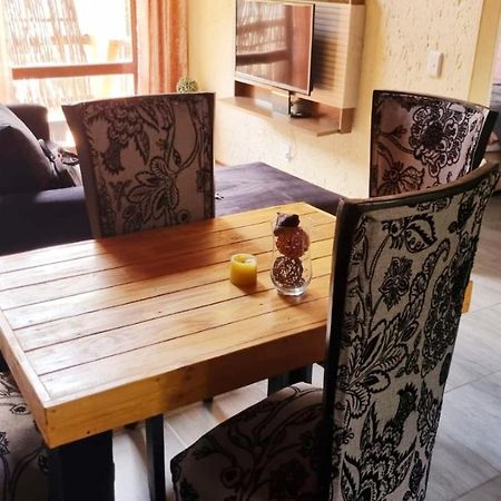 Merry Monte Casino Lodge House In Fourways Sandton Buitenkant foto
