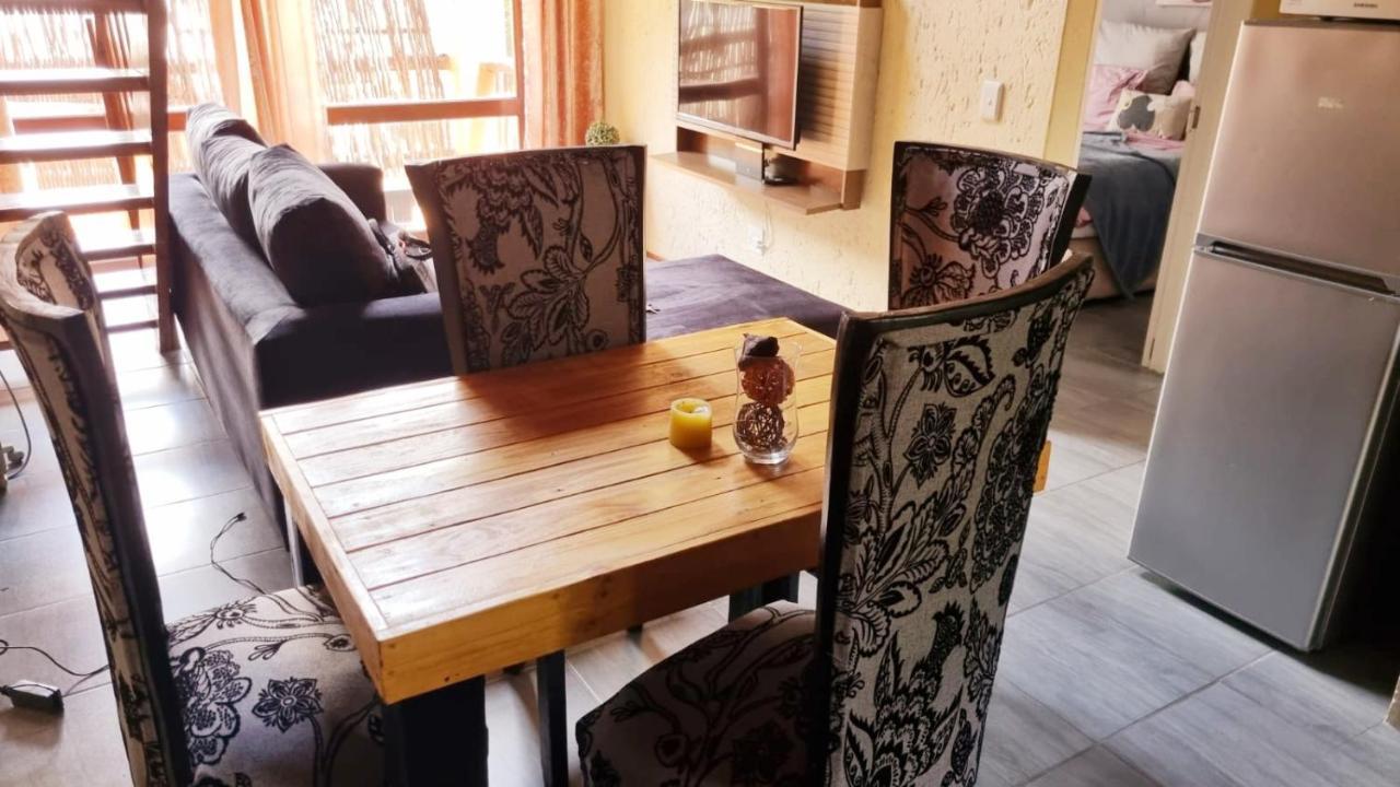 Merry Monte Casino Lodge House In Fourways Sandton Buitenkant foto